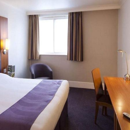 Premier Inn Stoke-On-Trent Exterior photo